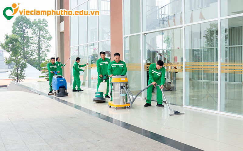 Mức thu nhập và quyền lợi của người làm vệ sinh công nghiệp
