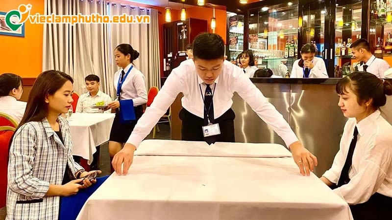 Những kỹ năng cần có khi làm việc trong nhà hàng